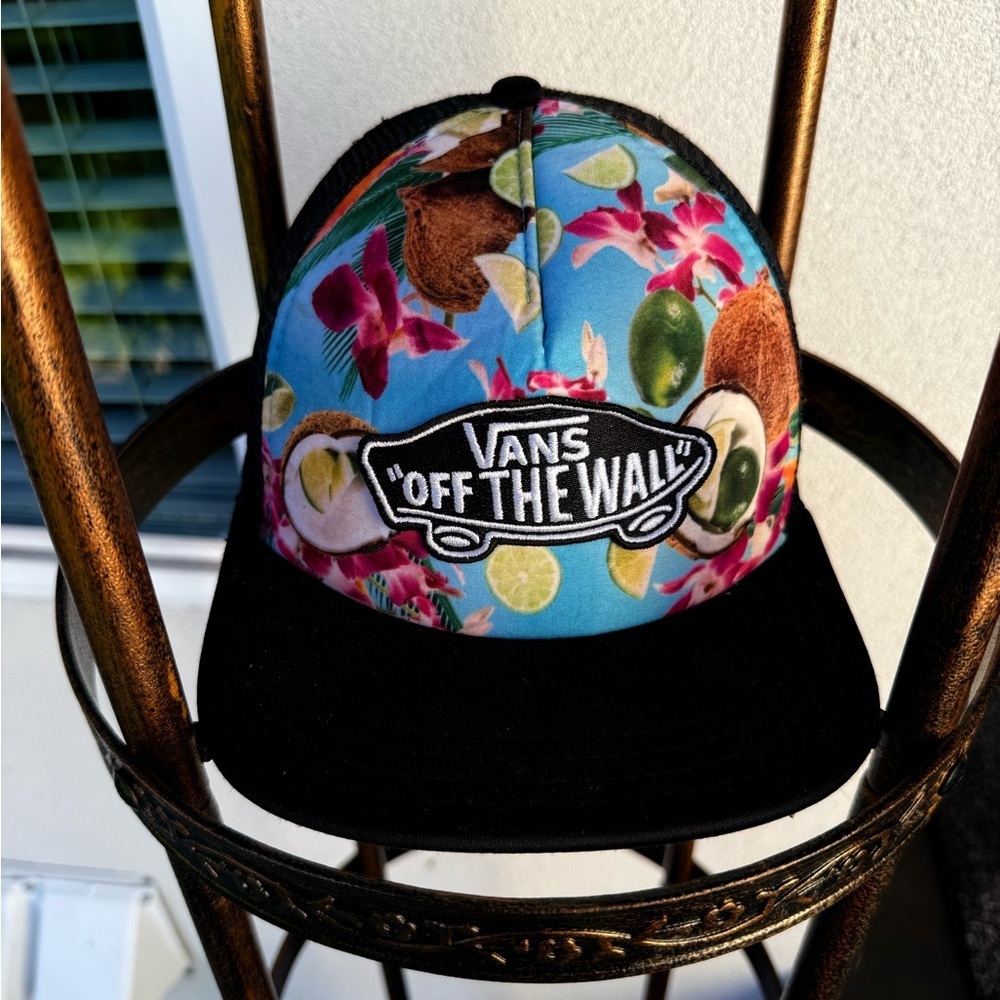 Vintage VANS OFF THE WALL coconut Hawaii print trucker cap
